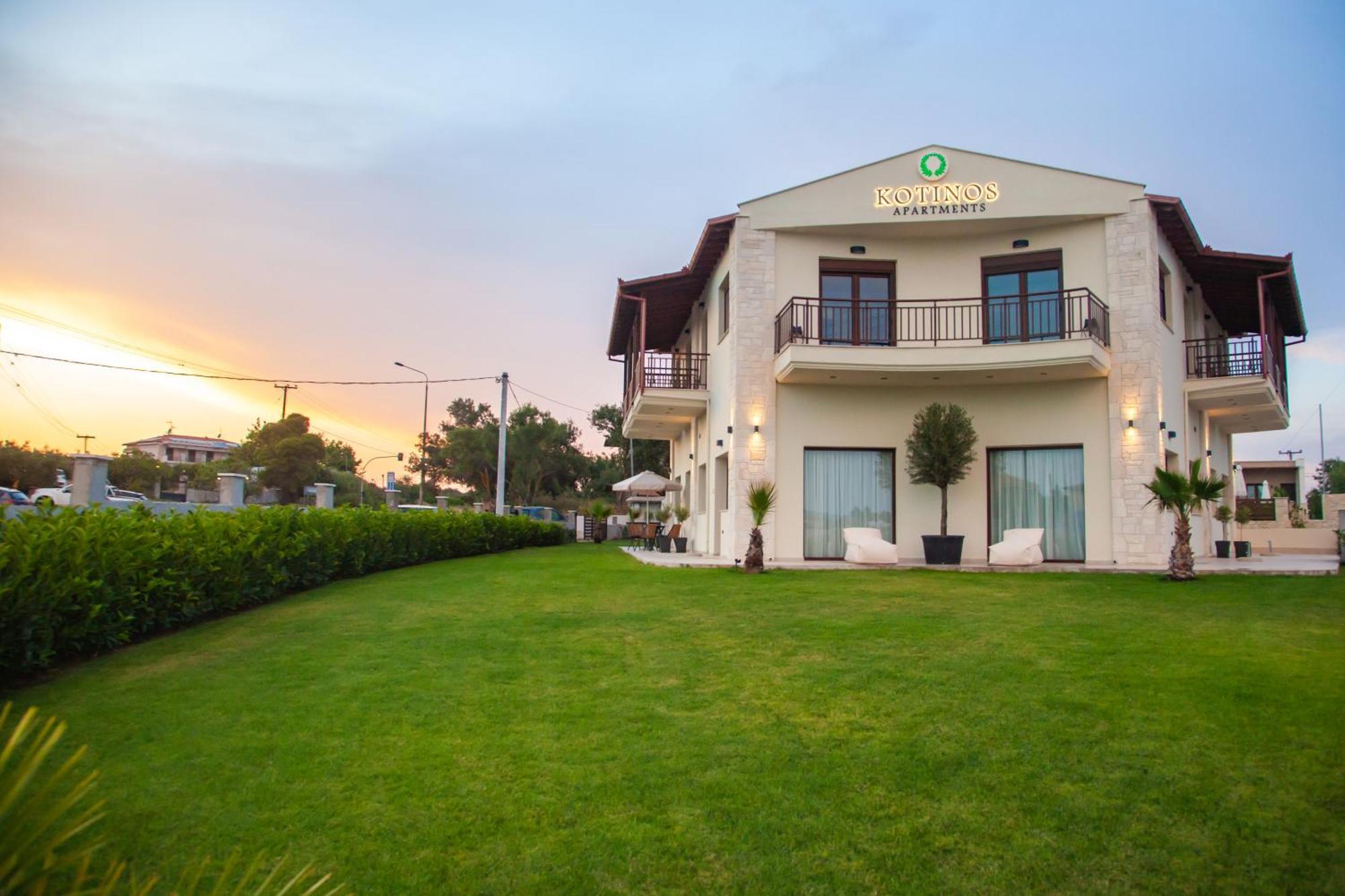 Kotinos Apartments Afytos Bagian luar foto