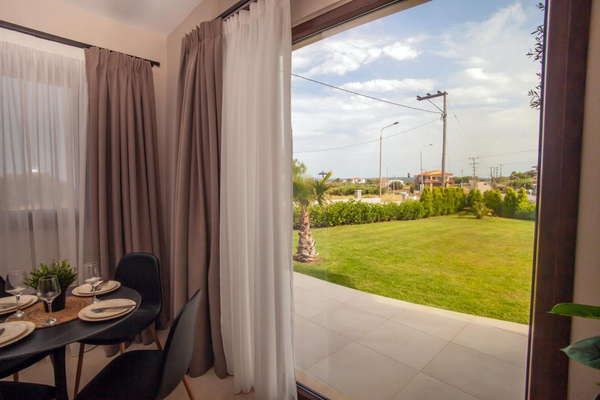 Kotinos Apartments Afytos Bagian luar foto
